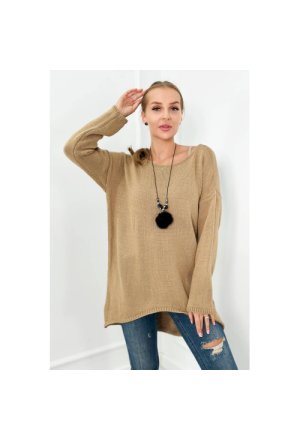 Sweter z naszyjnikiem camelowy